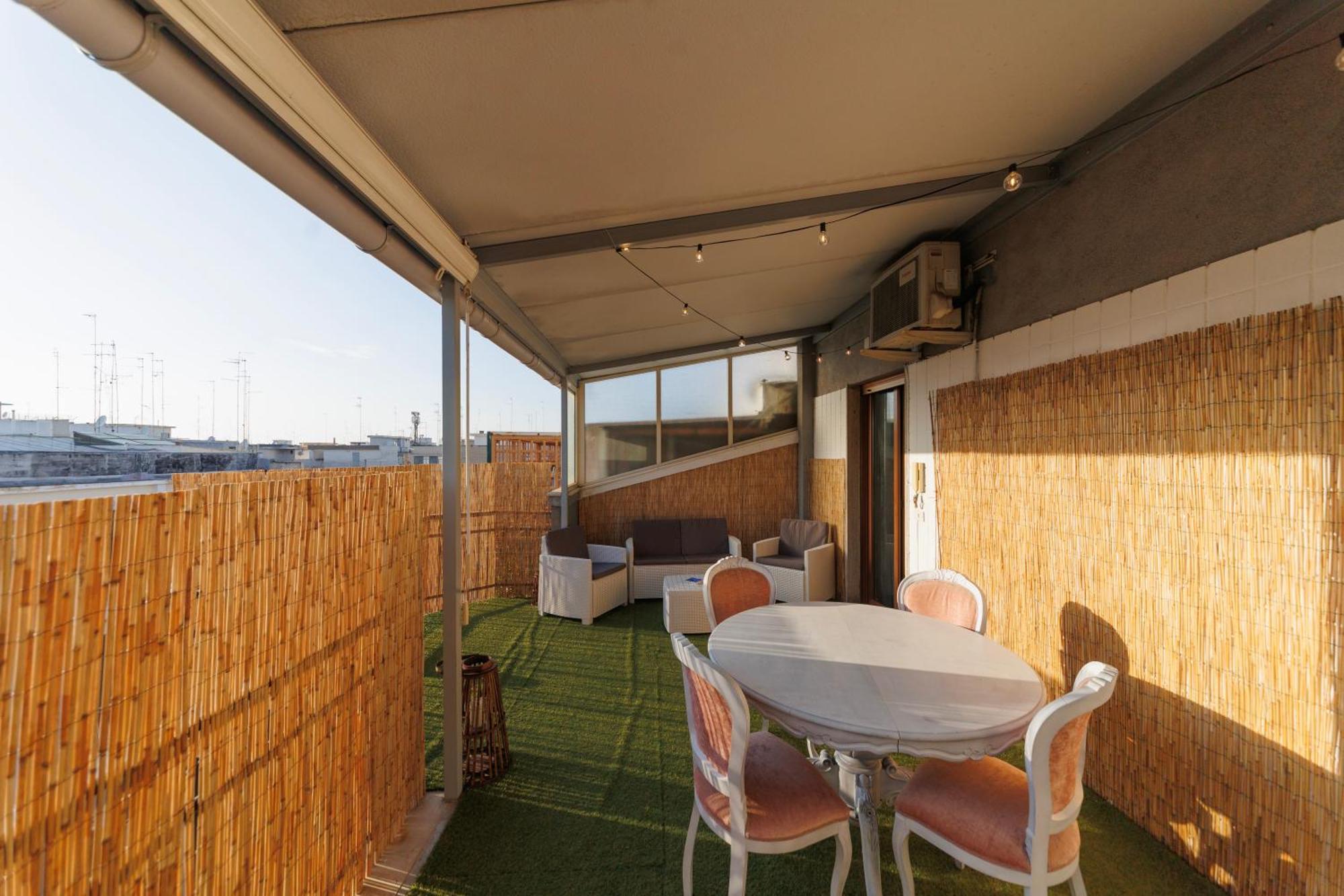 Atticoderossi A 500Mt Da Stazione&Centrostorico Apartment Bari Exterior foto